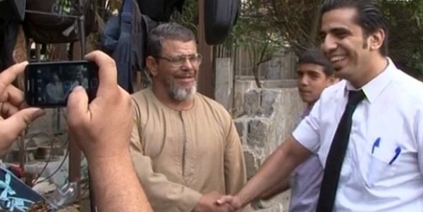 شبيه مرسي: الشبه بيني وبين الرئيس سبب لي المشاكل
