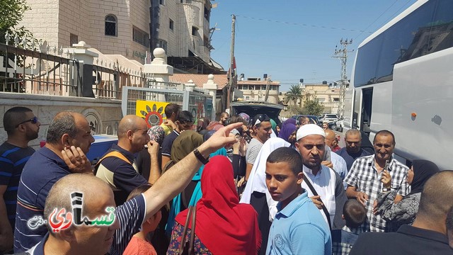 فيديو : وصول الفوج الثاني من حجاج كفر قاسم  الطائرة  والمئات من اهالي كفر قاسم في استقبالهم