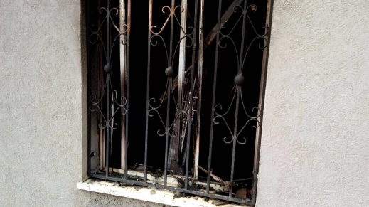 سلطة الإطفاء: حرق مبنى جمعية بملكية رئيس المجلس في جولس​ كان متعمّدًا