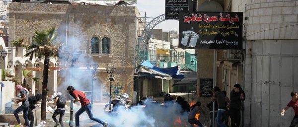 عشرات الاصابات بالضفة بتجدد مواجهات الغضب على استشهاد ابو حمدية