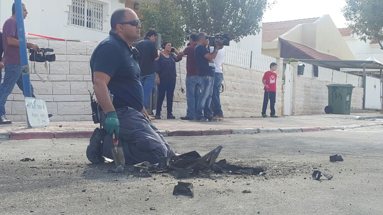 اطلاق صاروخ من غزة على سديروت وسقوطه في منطقة سكنية دون اصابات
