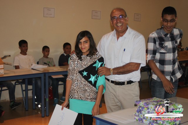 ابنة الشهيد عادل عيسى تفوز ومجموعتها بافضل مشروع للروبوتيكا في المركز الجماهيري
