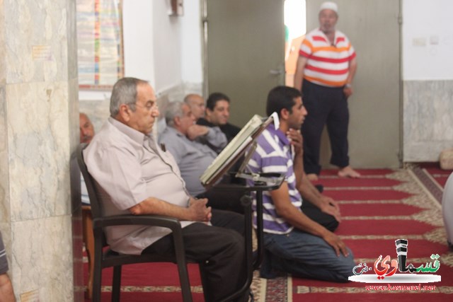 شعائر خطبة الجمعة من مسجد عمر والشيخ ابو حمزة