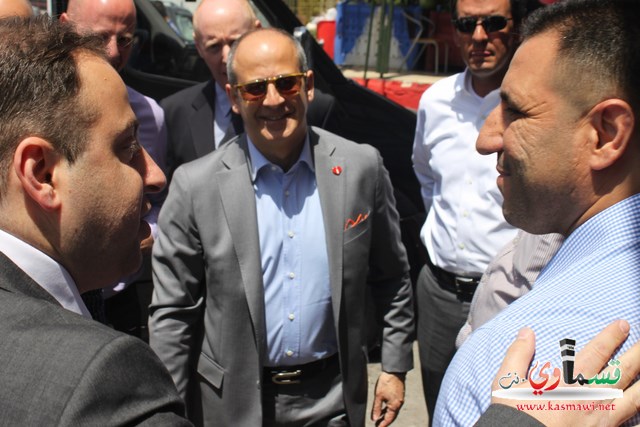 كفرقاسم: رئيس شركة كوكا كولا العالمية في زيارة لمجمع ابو شقرا التجاري