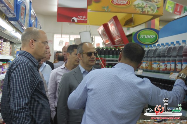 كفرقاسم: رئيس شركة كوكا كولا العالمية في زيارة لمجمع ابو شقرا التجاري