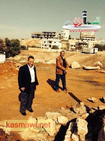 الشيخ المؤسس برفقة رئيس البلدية يتفقد  مشروع كفرقاسم 2014 جميلة وخضراء