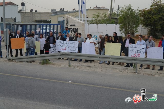 الطيبة : المئات يتظاهرون  من المثلث الجنوبي ضد حادثة اطلاق الرصاص على بيت مالك الطيبة نت 