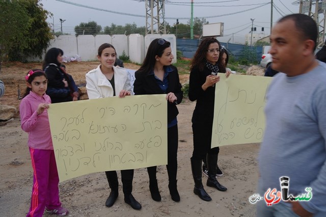 الطيبة : المئات يتظاهرون  من المثلث الجنوبي ضد حادثة اطلاق الرصاص على بيت مالك الطيبة نت 