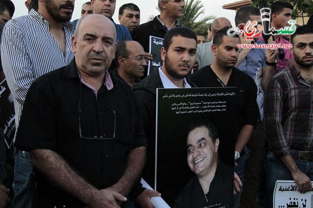 حضور قطري جماهيري واسع في مسيرة الوفاء لشهيد الأغنية التراثية الفلسطينية شفييق كبها في كفرقرع