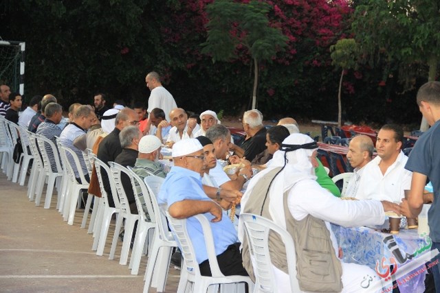 مائدة الرحمن تجمع بين الطائفتين المسيحية والمسلمة في الرملة 