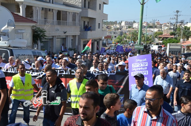  فيديو: الالاف في مظاهرة الشهيد محمد والرئيس عادل بدير  على الشرطة الاختيار محاربة كفرقاسم او عائلات الاجرام 