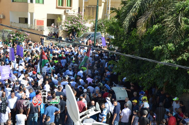  فيديو: الالاف في مظاهرة الشهيد محمد والرئيس عادل بدير  على الشرطة الاختيار محاربة كفرقاسم او عائلات الاجرام 