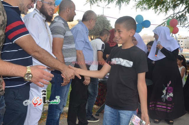 كفرقاسم- فيديو: الرئيس عادل بدير  الأوائل الدينية النواة الاولى لشيخنا المرحوم المؤسس وصرح تعليمي نفتخر به وتخريج فوج اخر في كرنفال ابداعي جمع الطلاب والأهالي