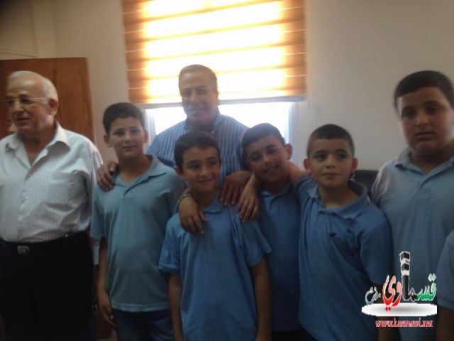  طلاب جنة بن رشد يُهنئون في معايدة لرئيس البلدية المحامي عادل بدير
