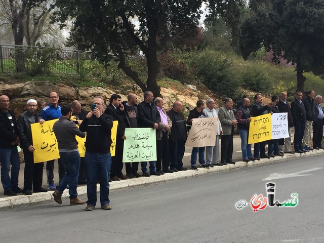 فيديو: كلمة الرئيس عادل بدير امام الكنسيت   سنشارك في كل عمل نضالي يساعدنا في وقف الهجمة المسعورة  ووفد متواضع يشاركون في المظاهرة امام مكتب رئيس الحكومة ضد سياسة الهدم