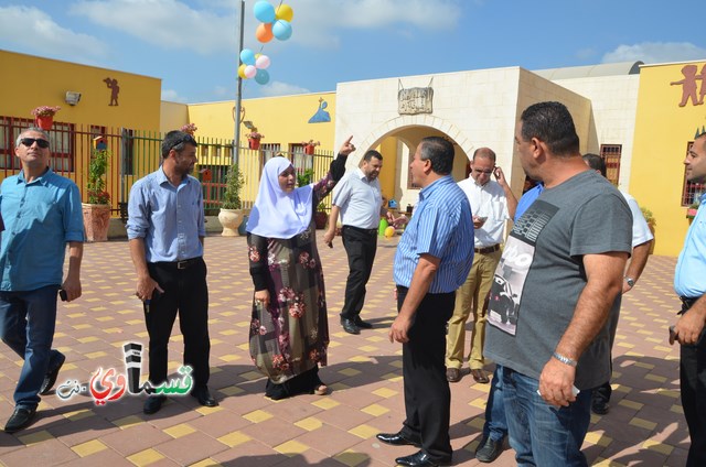 كفرقاسم- فيديو : رئيس البلدية عادل بدير والاستاذ وليد طه يفتتحون العام الدراسي باتقان وسط  فرحة عارمة للطلاب والاهالي 