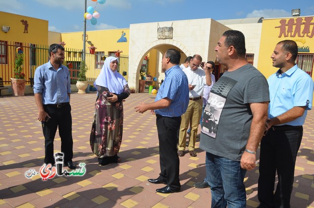 كفرقاسم- فيديو : رئيس البلدية عادل بدير والاستاذ وليد طه يفتتحون العام الدراسي باتقان وسط  فرحة عارمة للطلاب والاهالي 