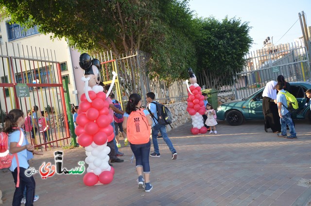 كفرقاسم- فيديو : رئيس البلدية عادل بدير والاستاذ وليد طه يفتتحون العام الدراسي باتقان وسط  فرحة عارمة للطلاب والاهالي 